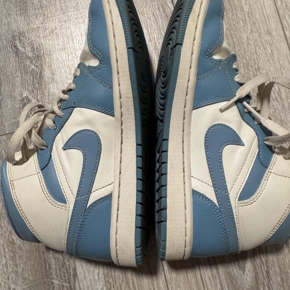 Nike Air Jordan’s Women's Blue and Cream High-Top Sneakers - Picture 2 of 7